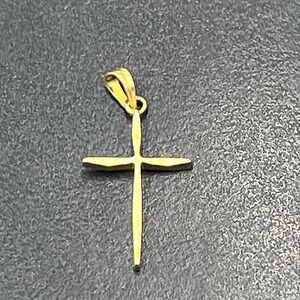14K Yellow Gold Tapered Minimalist Modern Cross Crucifix Charm Pendant .60 Grams